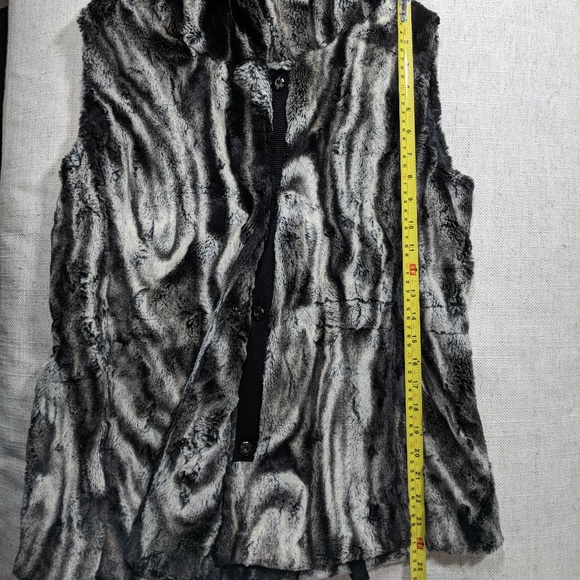 NWOT TAHARI Faux Fur Vest Cinch Waist Black Gray Chinchilla Size Small - Picture 8 of 8